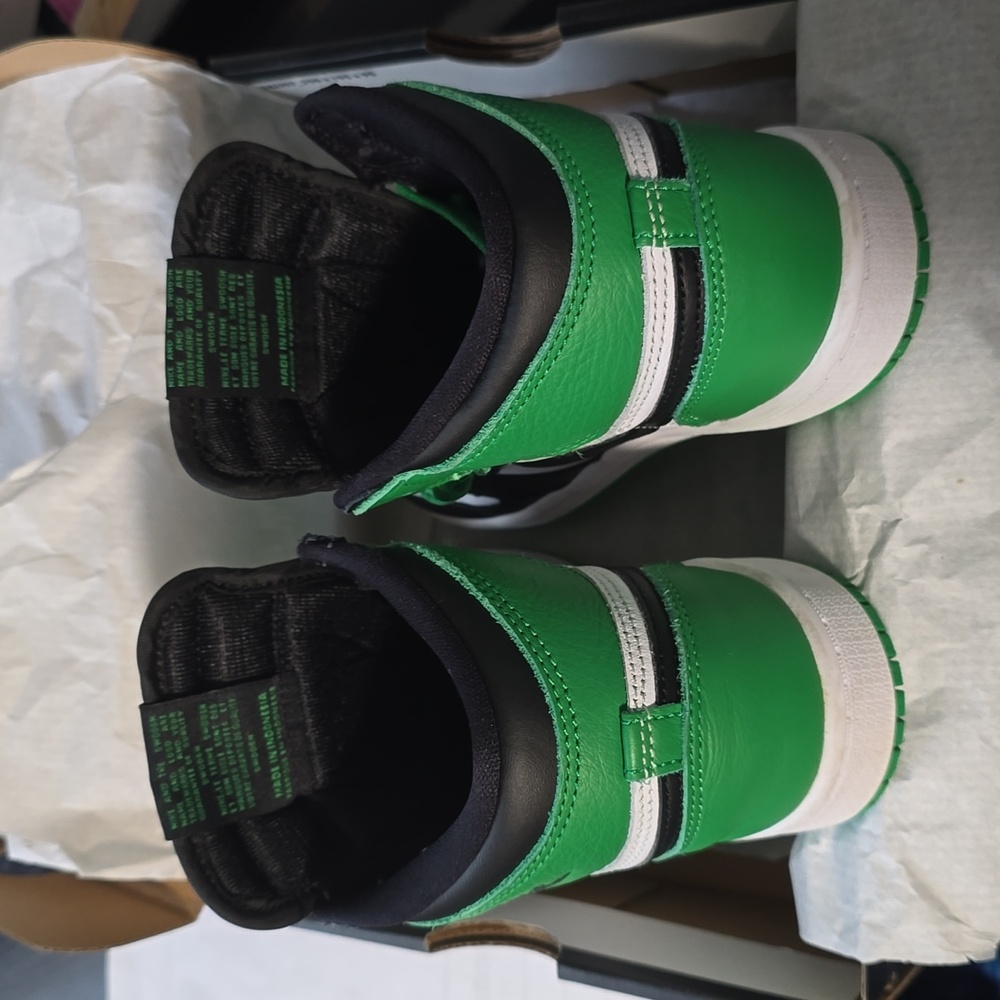 Jordan 1 Retro High OG (PS) Black Lucky Green-White Size 2Y - Picture 8 of 11